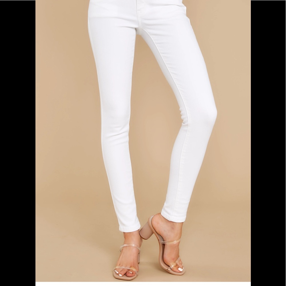 White skinny jeans